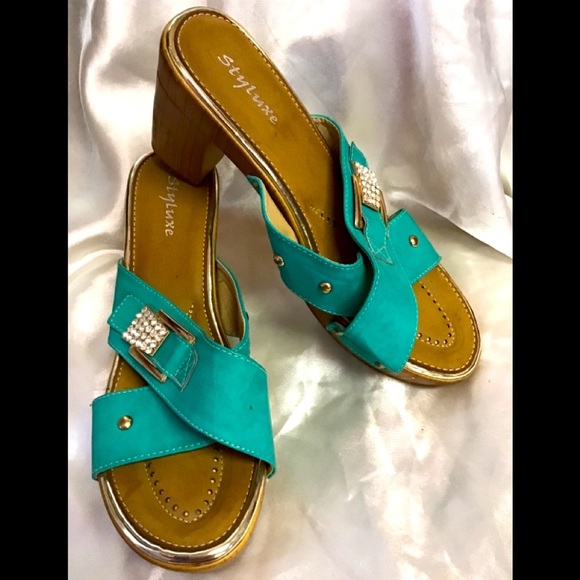 Turquoise upper sandals NWOB - Picture 1 of 5
